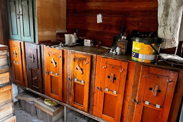 Bild zur Anzeige: 8 BADISCHE HINTERBEHANDLER BEUTEN, MIT BIENENV�LKER, ABZUGEBEN